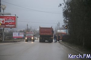 В Керчи столкнулись два грузовика