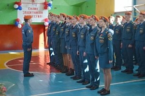 Год культуры безопасности: кадеты МЧС участвуют в военно-спортивных соревнованиях и смотре строя и песни