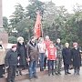 Республика Крым. В Ялте коммунисты возложили цветы к памятнику В. И. Ленину