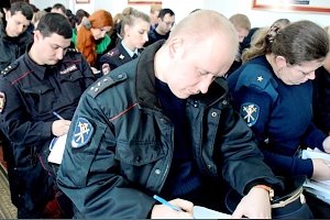 Полицейским Керчи сказали, как обеспечивать правопорядок в промежуток времени выборов