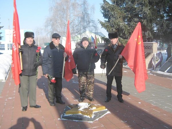 Тамбовская область. Коммунисты вышли на улицы в честь 100-летия Красной Армии
