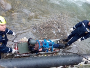 Спасатели Ялты оказали помощь мужчине выбраться из реки