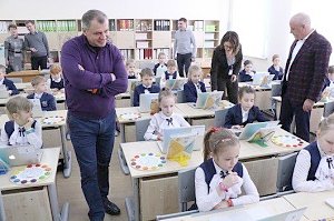 Делегация Госсовета побывала в московской «Школе будущего»
