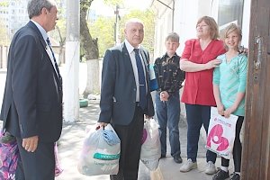 Благотворительная акция «Милосердные сердца» прошла в транспортной полиции Симферополя