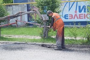 Симферопольские коммунальщики до конца месяца обещают отремонтировать 13 тыс кв. метров дорог