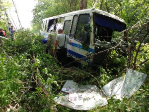 В Крыму автобус опрокинулся в кювет