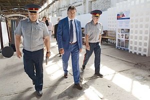 Вице-премьер Крыма Игорь Михайличенко проверил исправительную колонию №1 в столице Крыма