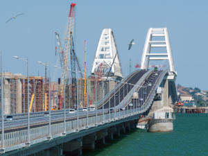 По Крымскому мосту проехали более 500 тысяч автомобилей с момента открытия движения
