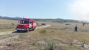 Огнеборцы каждый день ликвидируют в Крыму более 40 загораний сухой растительности