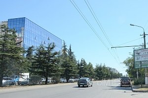 Симферопольские власти начали масштабные работы по благоустройству главной транспортной артерии города