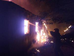 В Красногвардейском районе сгорел гараж с автомобилем