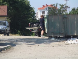 В столице Крыма ликвидировали незаконную свалку мусора