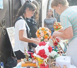Семейный фестиваль в Евпатории объединил более 300 участников