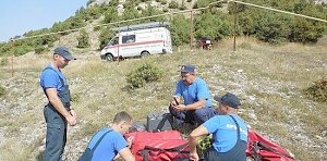Крымские спасатели провели тренировку на скалодроме высотой более 50 метров