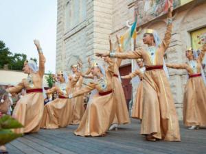 Фестиваль «Летние вечера на Караимской» завершится 31 августа