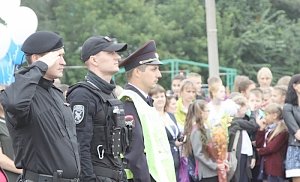 В День знаний полицейские обеспечили правопорядок на праздничных мероприятиях