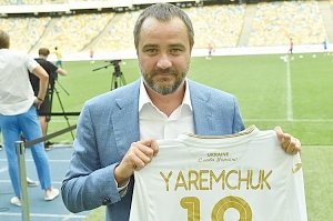 Футбольная сборная Украины обзавелась формой с лозунгом националистов