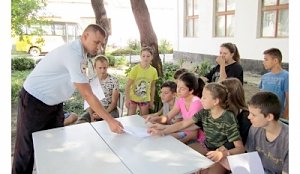 Полицейские в городах и районах Крыма проводят профилактическую социальную акцию «Помоги пойти учиться»