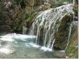 Экологическую тропу к водопаду Джур-Джур благоустроили