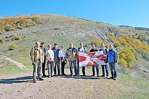 Росгвардейцы проверили свою выносливость, совершив восхождение на одну из горных вершин Крыма