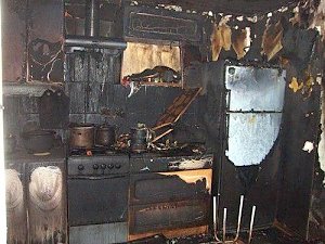 За прошедшие сутки крымские огнеборцы успели потушить горящий дом и сухую траву