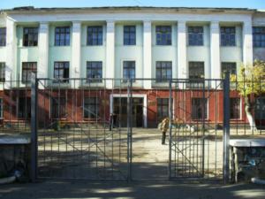 Для ограждения учебных заведений необходимо около двух миллиардов рублей