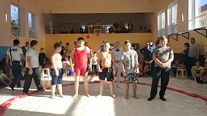 Ялтинцы успешно выступили на турнире по сумо