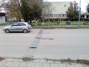 «Лежачего полицейского» в Керчи разбросало по дороге