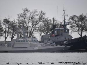 24 члена экипажа кораблей ВМС Украины задержаны после нарушения границы РФ в Крыму