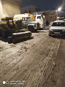 Противогололёдную обработку дорог провели в столице Крыма