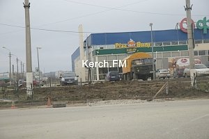 Ямы на Камыш-Бурунском шоссе подготавливают к ремонту