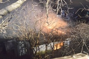 В Севастополе ликвидировали пожар в одном из частных домов СТ Сапун гора