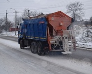 Пробки в час-пик в столице Крыма помешали коммунальщикам в уборке дорог, — МБУ «Город»
