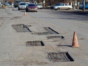 В Керчи на ямочный ремонт дорог выделили 7,5 млн рублей