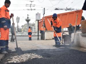 Администрация Симферополя на днях опубликует список дорог, которые будут ремонтировать в этом году