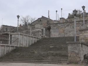 Митридатские лестницы в Керчи должны реконструировать в установленный срок, — Назаров