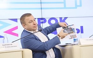 Юные крымчане должны учиться создавать цифровой информационный продукт, — министр Зырянов
