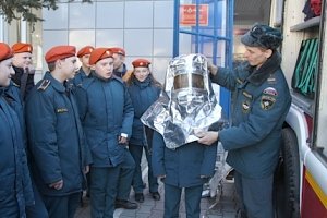 Учащиеся кадетских классов МЧС посетили 1 пожарно-спасательную часть по охране Ленинского района города Севастополя.
