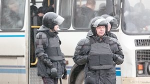 В Крыму проходят обыски в домах сторонников террористов