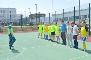 В Севастополе состоялись соревнования по мини-футболу между сотрудников МЧС
