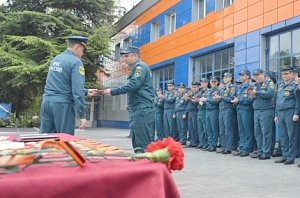 Сотрудники севастопольского чрезвычайного ведомства и ветераны пожарной охраны почтили память героев