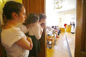 В Крыму заверили повысить зарплаты медсестрам