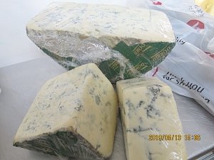 В Ялте торговали европейскими сырами и украинской колбасой