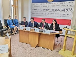Молодёжные парламенты Крыма и Ленинградской области обменялись опытом