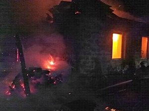 В Симферопольском районе горел двухэтажный дом