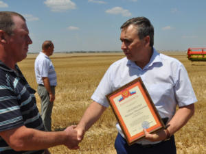 Крымские аграрии намолотили более 150 тыс. тонн ранних зерновых с начала уборочной кампании