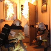 На пожаре в г. Симферополь эвакуировано 10 человек