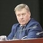 В Новосибирске по опросам в предвыборной гонке уверено лидирует коммунист Анатолий Локоть