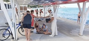 Инспекторы ГИМС продолжают профилактические мероприятия с отдыхающими на пляжах Севастополя