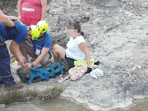 В урочище Панагия турист помог женщине с повреждённой ногой